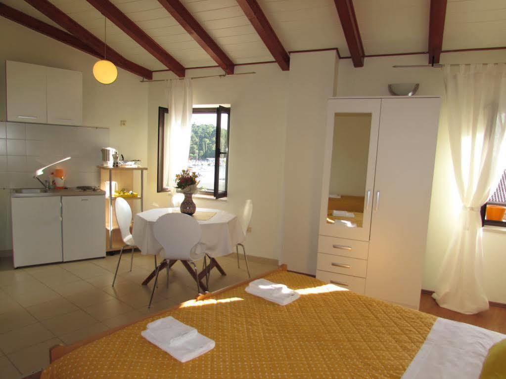 Guest House Pina Rovinj Exteriör bild