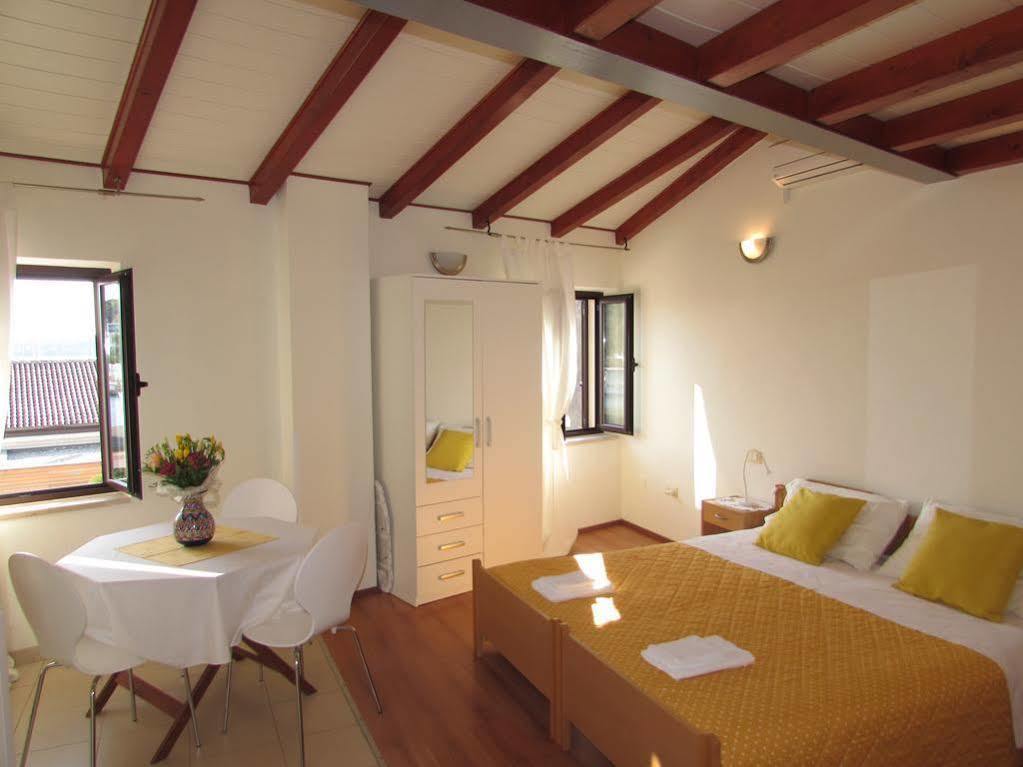 Guest House Pina Rovinj Exteriör bild